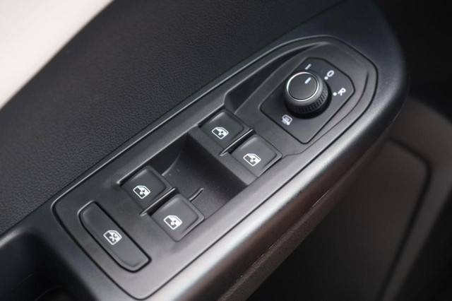 Volkswagen Taos Vehicle Image 17