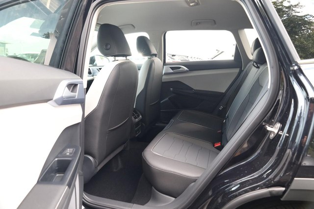 Volkswagen Taos Vehicle Image 20