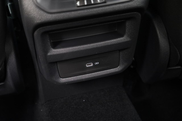 Volkswagen Taos Vehicle Image 21