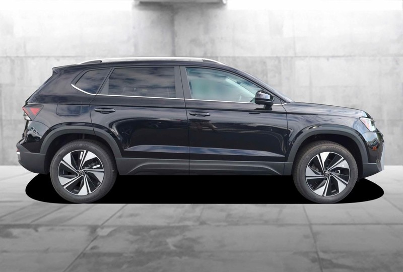Volkswagen Taos Vehicle Image 05