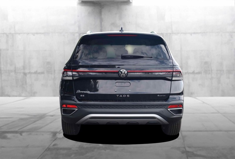 Volkswagen Taos Vehicle Image 06