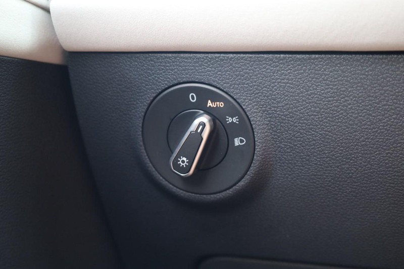 Volkswagen Taos Vehicle Image 18