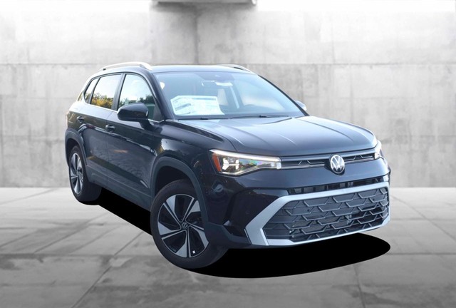 Volkswagen Taos Vehicle Image 02