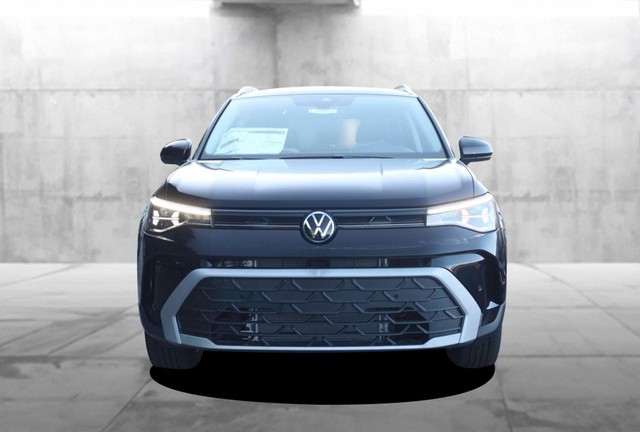 Volkswagen Taos Vehicle Image 04