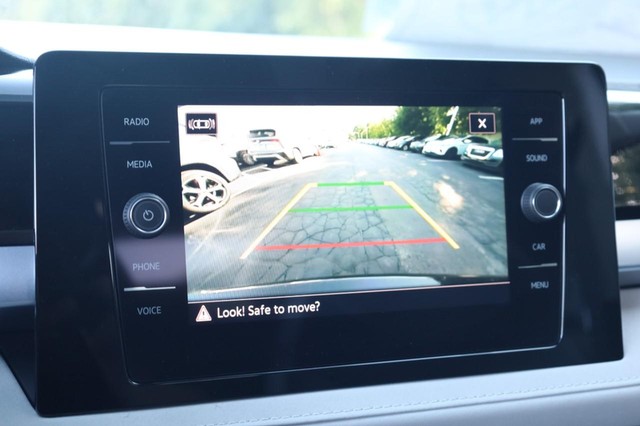 Volkswagen Taos Vehicle Image 12