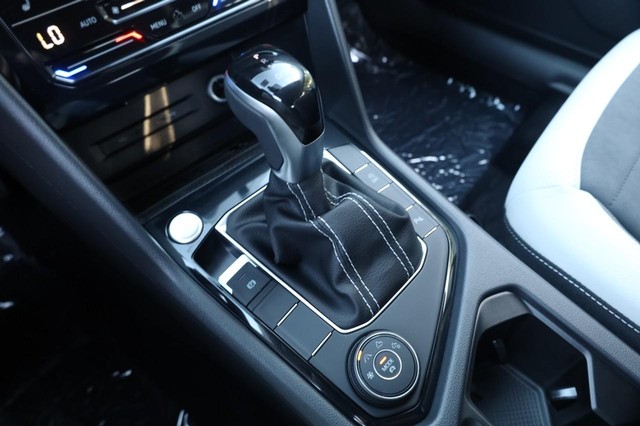 Volkswagen Taos Vehicle Image 15