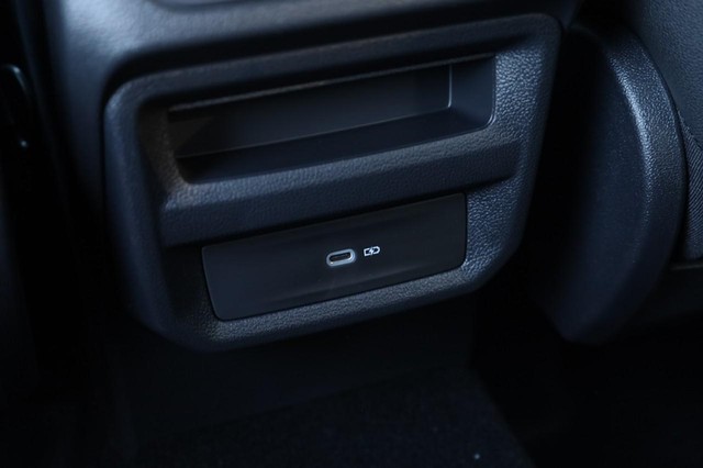 Volkswagen Taos Vehicle Image 21