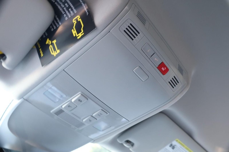 Volkswagen Taos Vehicle Image 16