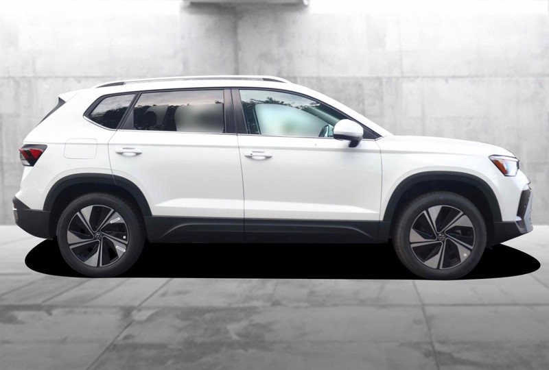 Volkswagen Taos Vehicle Image 05