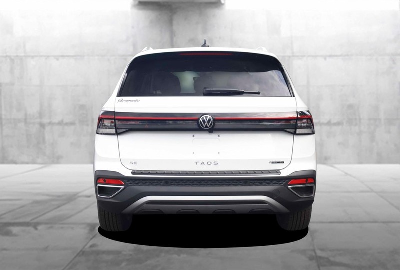Volkswagen Taos Vehicle Image 06