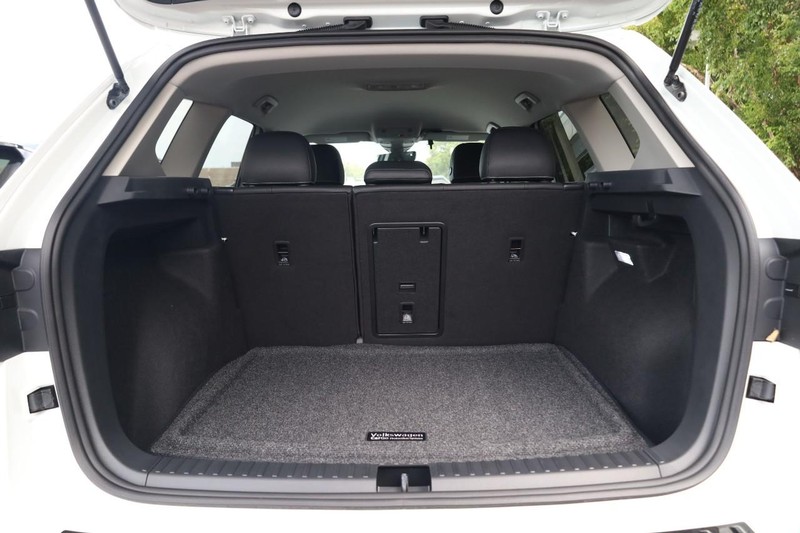 Volkswagen Taos Vehicle Image 07