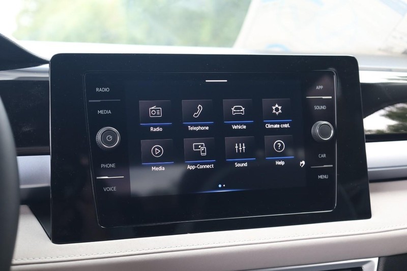 Volkswagen Taos Vehicle Image 11