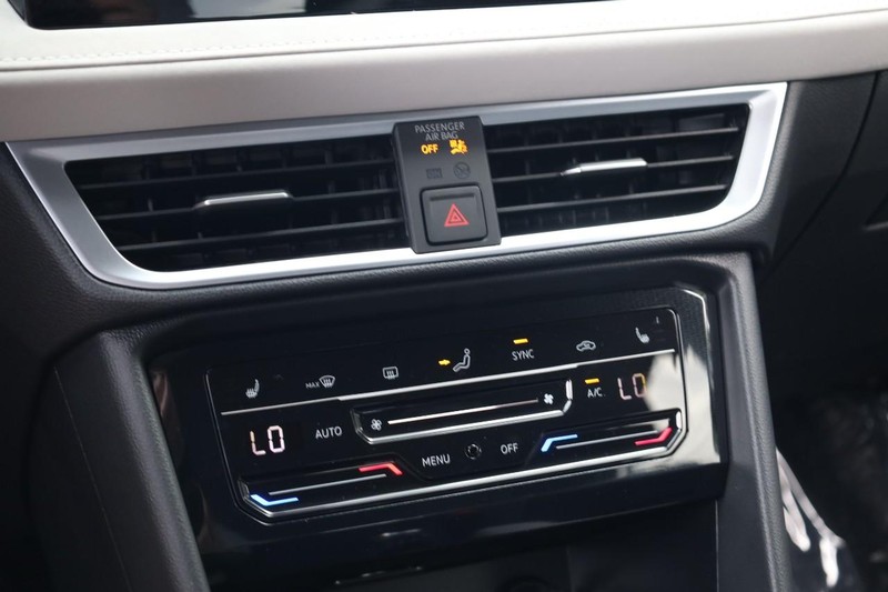 Volkswagen Taos Vehicle Image 13