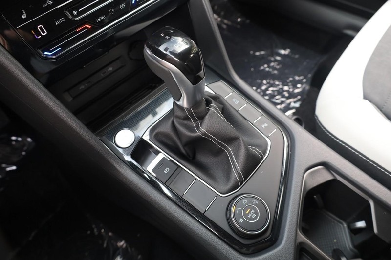 Volkswagen Taos Vehicle Image 15