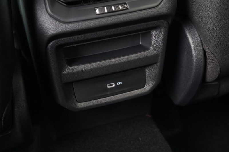 Volkswagen Taos Vehicle Image 21