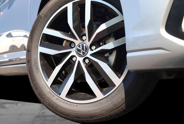 Volkswagen Jetta Vehicle Image 03