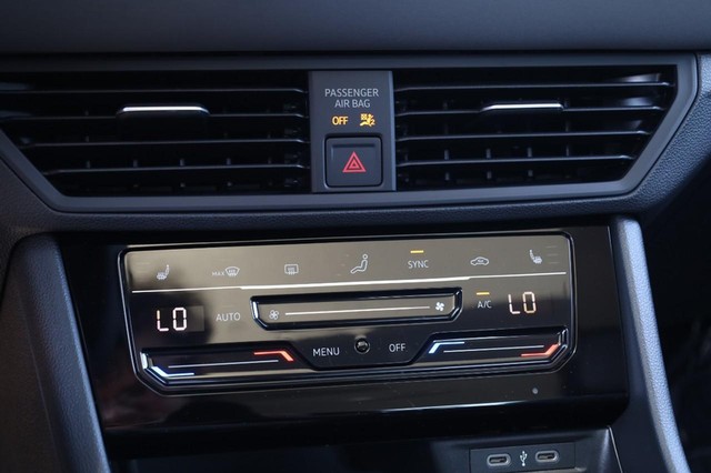 Volkswagen Jetta Vehicle Image 14