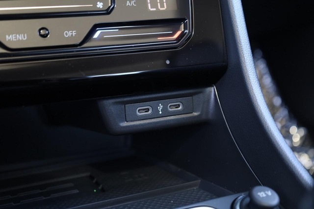 Volkswagen Jetta Vehicle Image 15