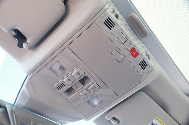 Volkswagen Jetta Vehicle Image 17