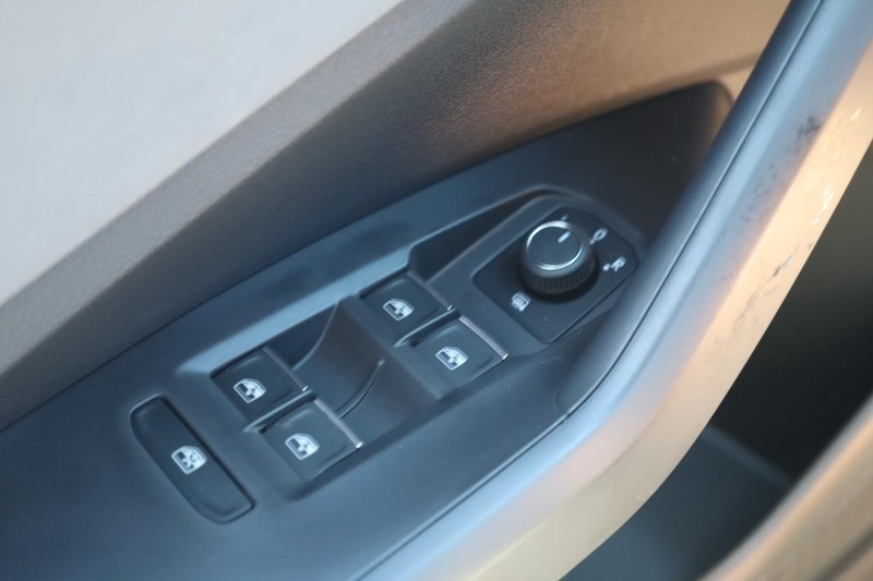 Volkswagen Jetta Vehicle Image 18