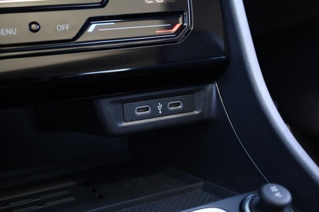 Volkswagen Jetta Vehicle Image 15