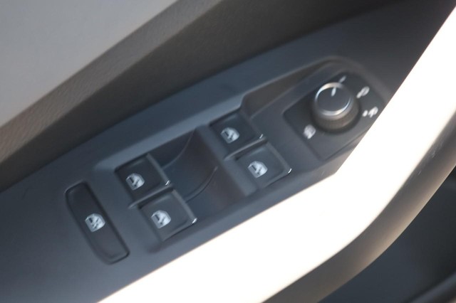 Volkswagen Jetta Vehicle Image 18