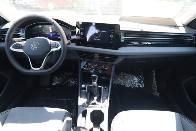 Volkswagen Jetta Vehicle Image 22