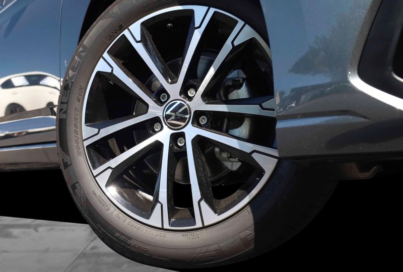 Volkswagen Jetta Vehicle Image 03