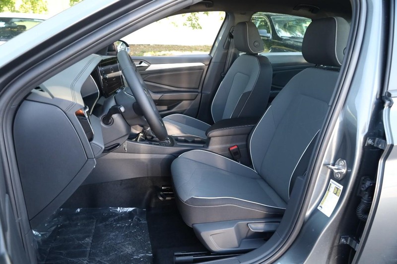 Volkswagen Jetta Vehicle Image 08
