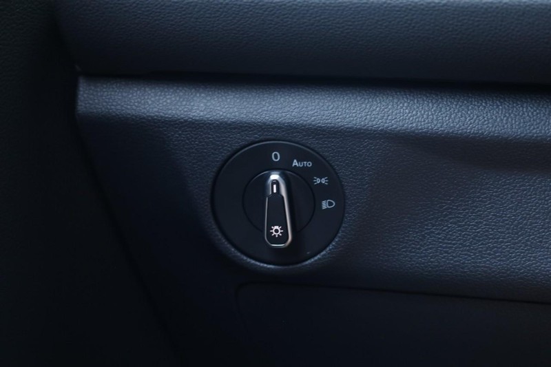 Volkswagen Jetta Vehicle Image 18