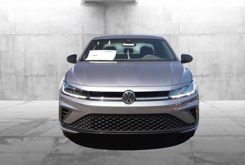 Volkswagen Jetta Vehicle Image 04