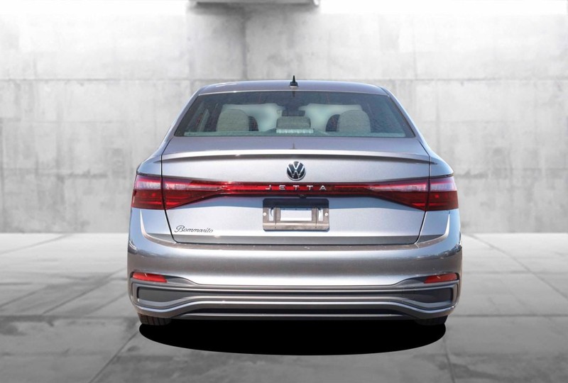 Volkswagen Jetta Vehicle Image 06