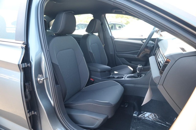 Volkswagen Jetta Vehicle Image 23