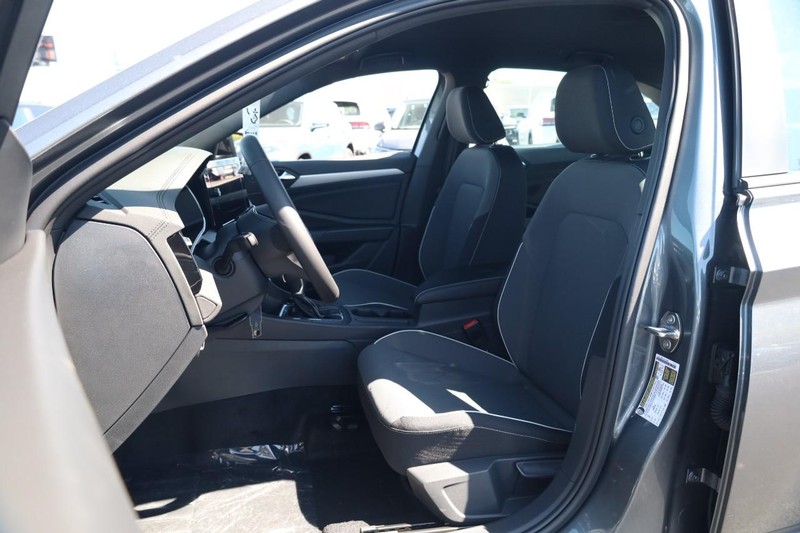 Volkswagen Jetta Vehicle Image 08