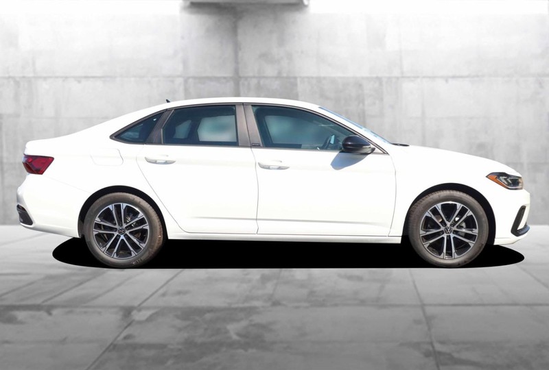 Volkswagen Jetta Vehicle Image 05
