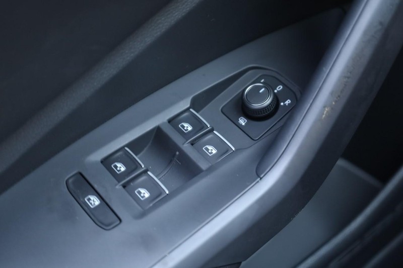 Volkswagen Jetta Vehicle Image 17