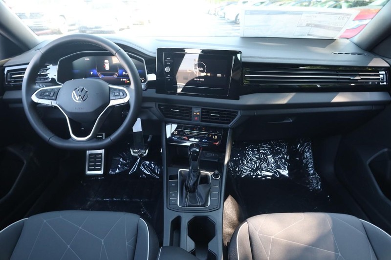 Volkswagen Jetta Vehicle Image 21