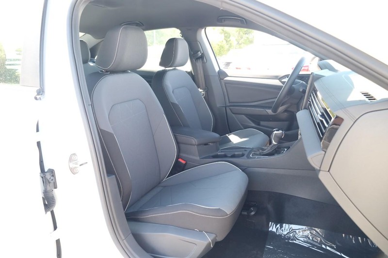 Volkswagen Jetta Vehicle Image 23