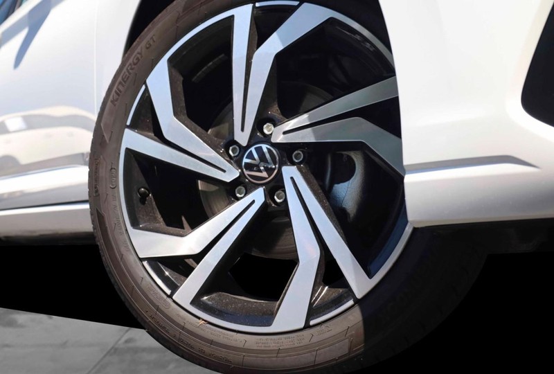 Volkswagen Jetta Vehicle Image 03