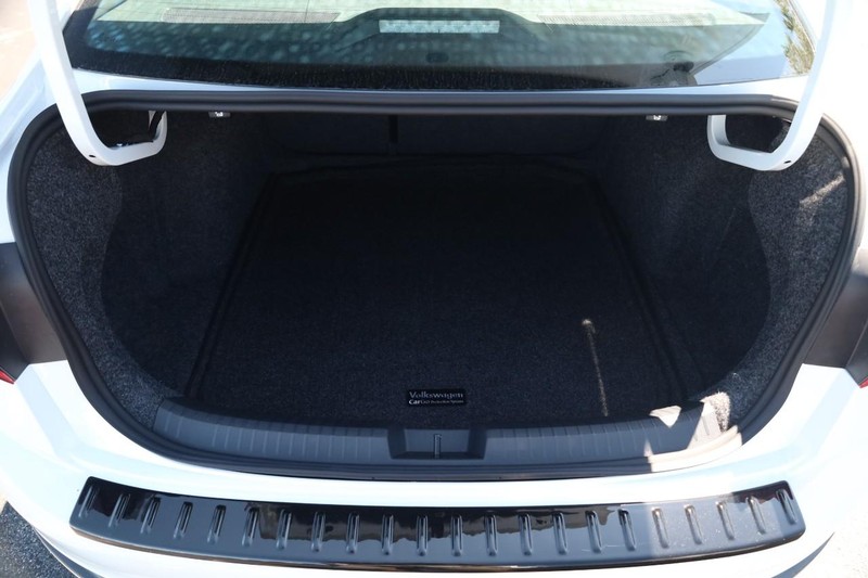 Volkswagen Jetta Vehicle Image 07