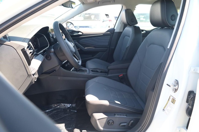 Volkswagen Jetta Vehicle Image 08
