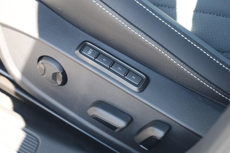 Volkswagen Jetta Vehicle Image 09