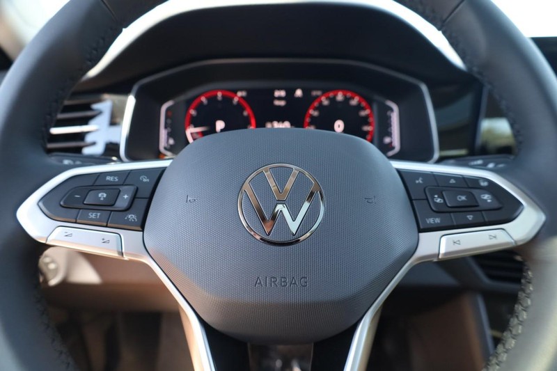 Volkswagen Jetta Vehicle Image 11