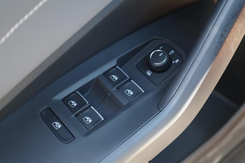 Volkswagen Jetta Vehicle Image 19