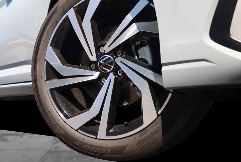 Volkswagen Jetta Vehicle Image 03