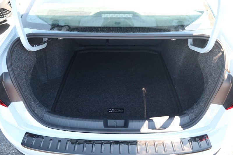 Volkswagen Jetta Vehicle Image 07