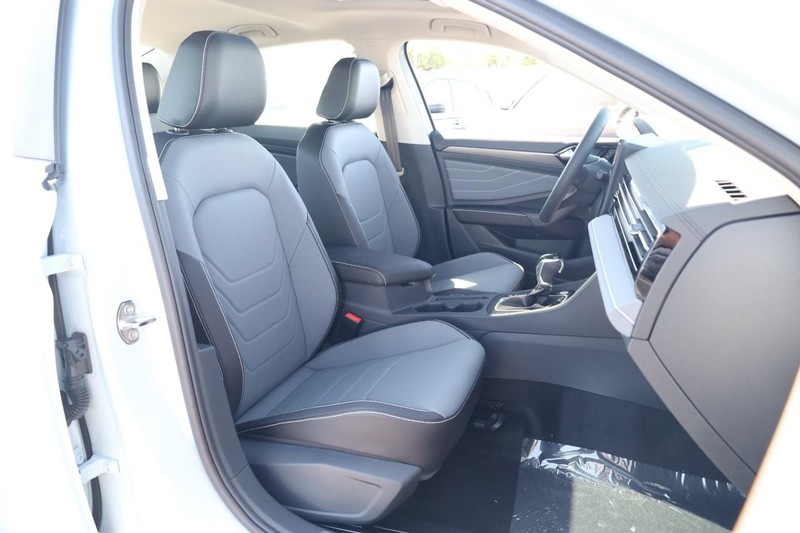 Volkswagen Jetta Vehicle Image 26