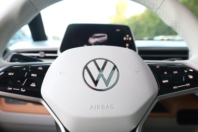 Volkswagen ID BUZZ Vehicle Image 14