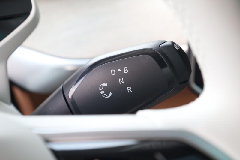 Volkswagen ID BUZZ Vehicle Image 18