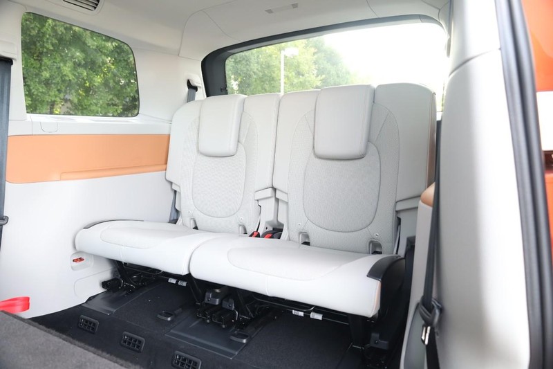 Volkswagen ID BUZZ Vehicle Image 25